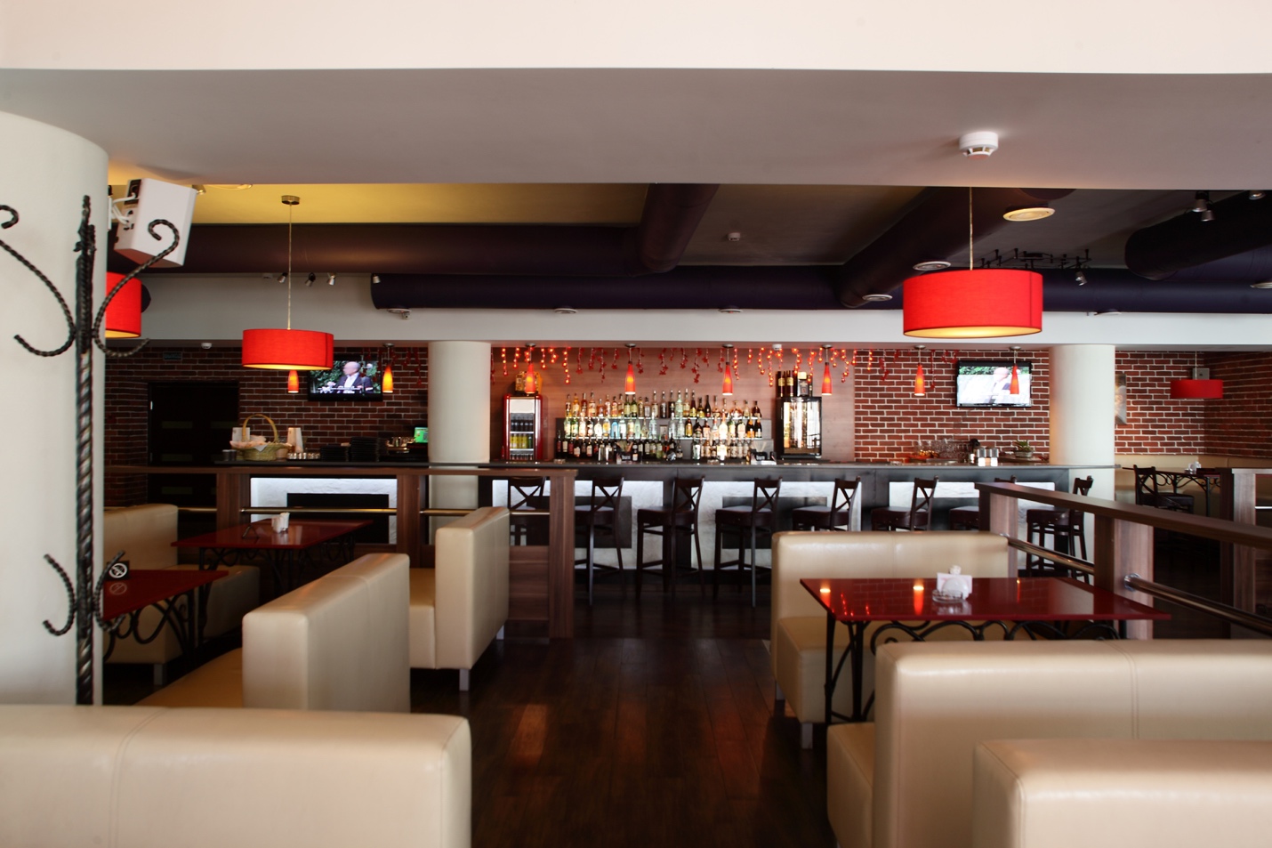 Use Commercial Audio Video to Boost Your Restaurant’s Profits
